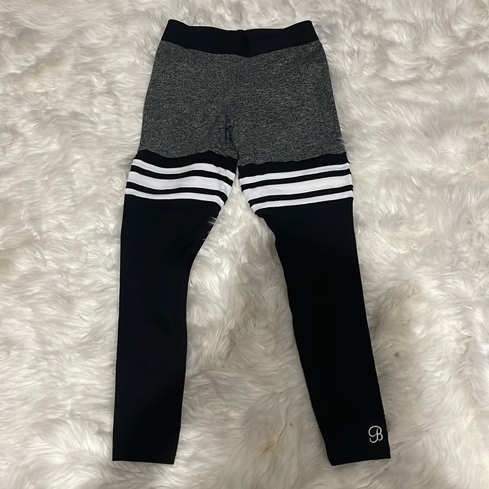 Bombshell leggings.